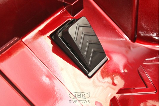 Детский электромобиль X005XX красно-серебристый