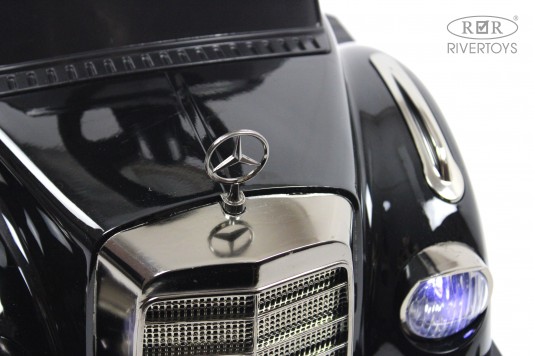 Детский толокар Mercedes-AMG 300S (G300GG-D) черный глянец