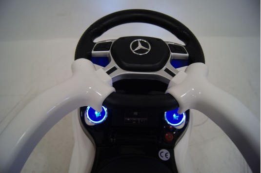 Детский толокар Mercedes-Benz GL63 (A888AA-M) белый