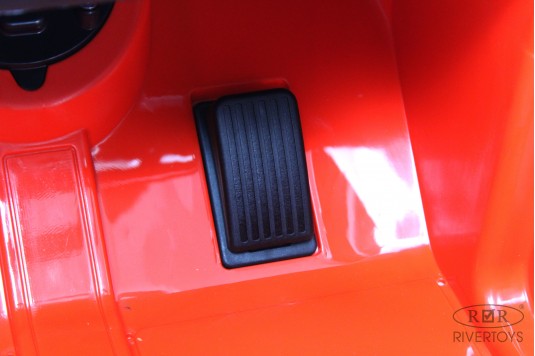 Детский электромобиль Bugatti Divo (HL338) красный