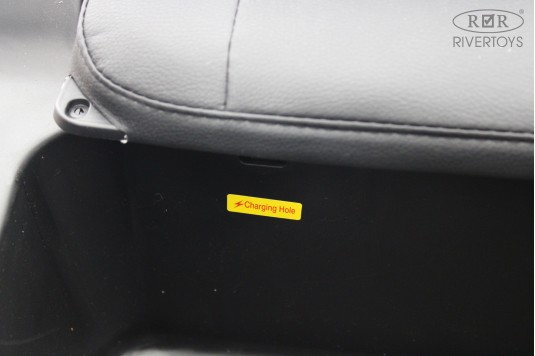 Детский электромобиль М005БХ белый Детский электромобиль М005БХ белый