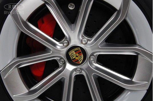 Детский электромобиль М005БХ белый Детский электромобиль М005БХ белый