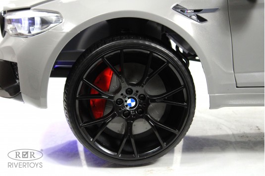 Детский электромобиль BMW M5 Competition (A555MP) серый