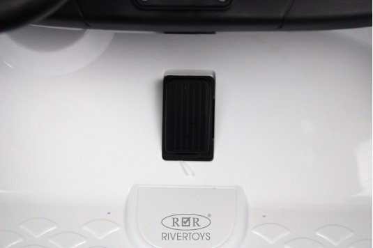 Детский электромобиль Mercedes-Benz GT-R (HL-289) белый