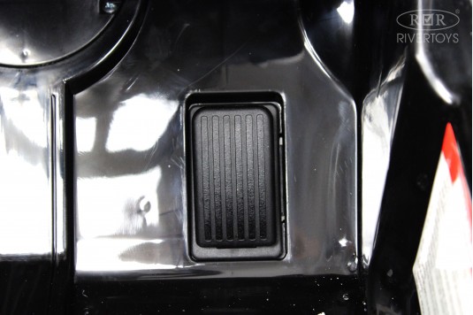 Детский электромобиль Mercedes-Benz EQC 400 (HL378) черный