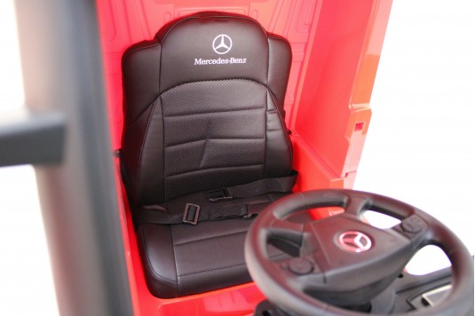 Детский электромобиль Mercedes-Benz Actros 4WD с прицепом (HL358) красный