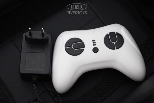 Детский электромобиль М005БХ белый Детский электромобиль М005БХ белый