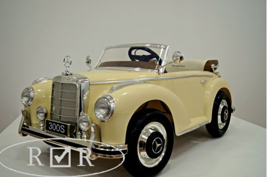 Детский электромобиль Mercedes-Benz 300S бежевый